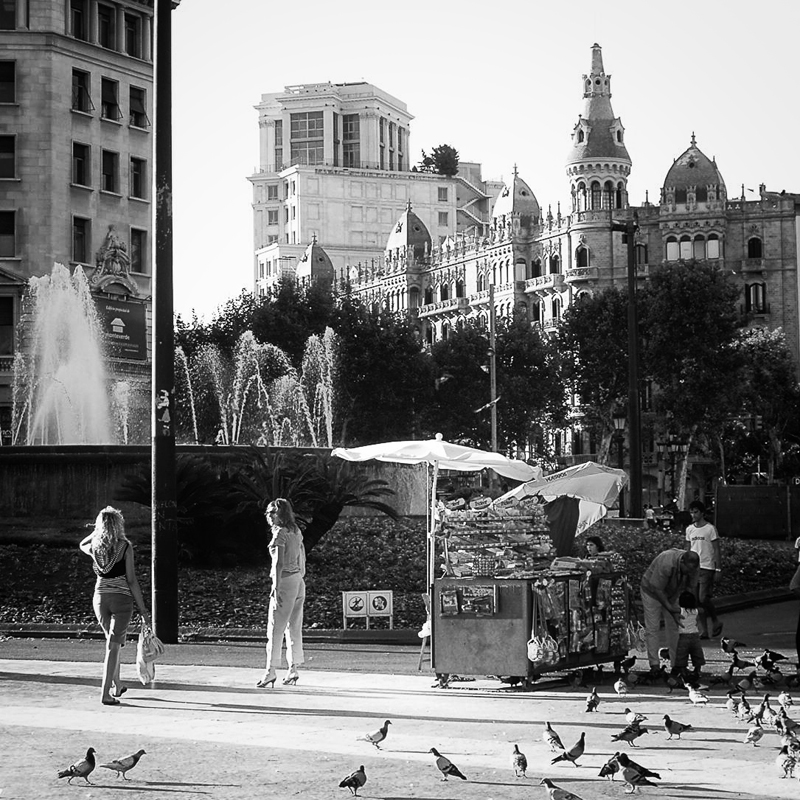 Позыв почувствовав к твореньям архитектуры малых форм