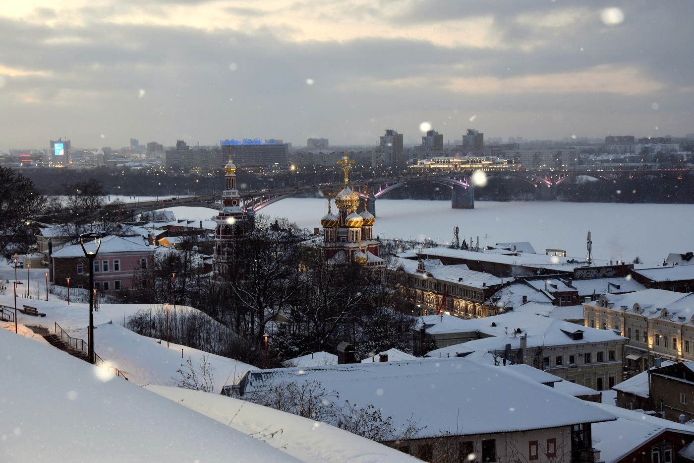 Снег кружится....