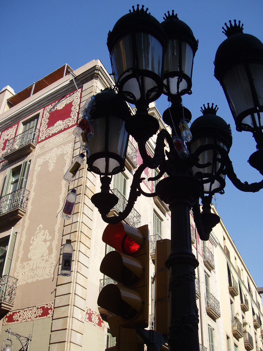 Красный, красный, не опасный, если мертвый этот красный