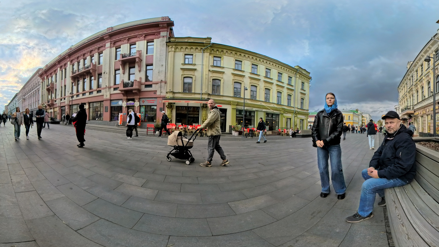 автопортрет с внучкой в Нижнем Новгороде...