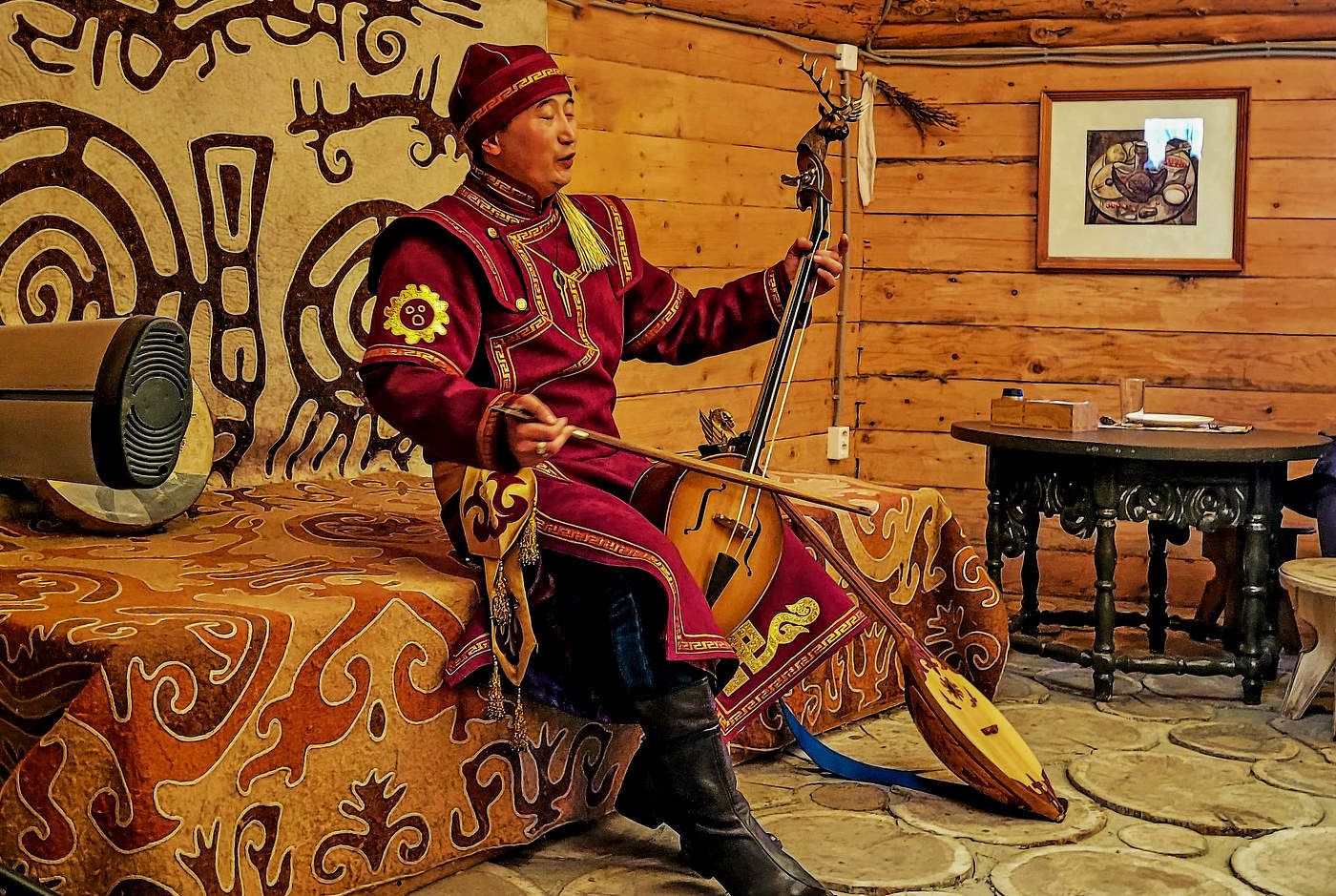 Исполнитель алтайского горлового пения.