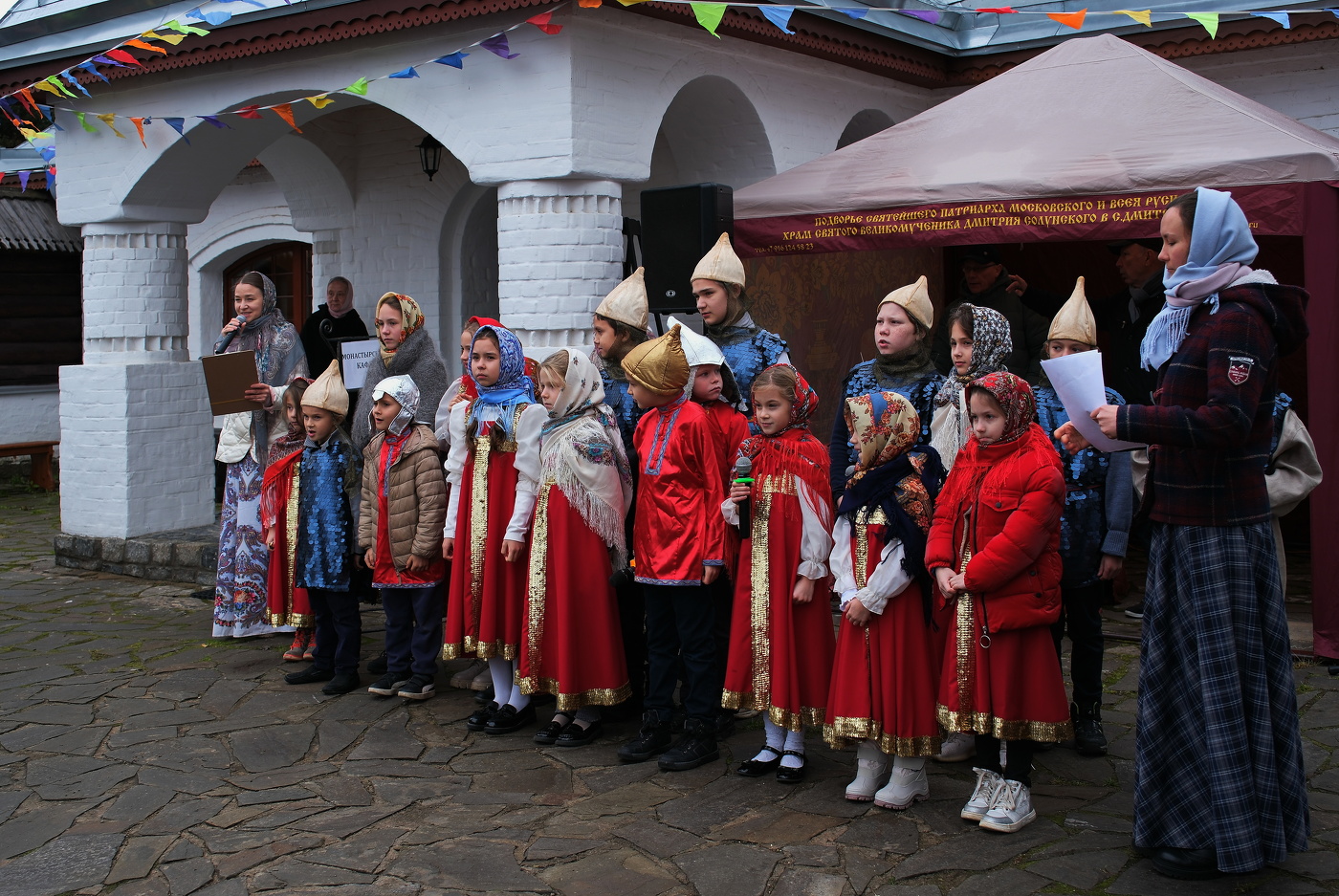 Монастырь. Праздничная концерт.