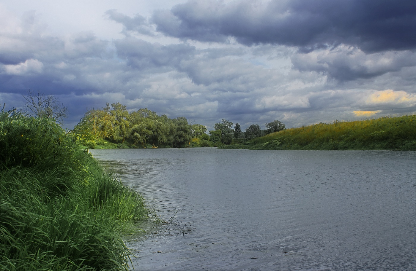 Облачно с прояснениями.