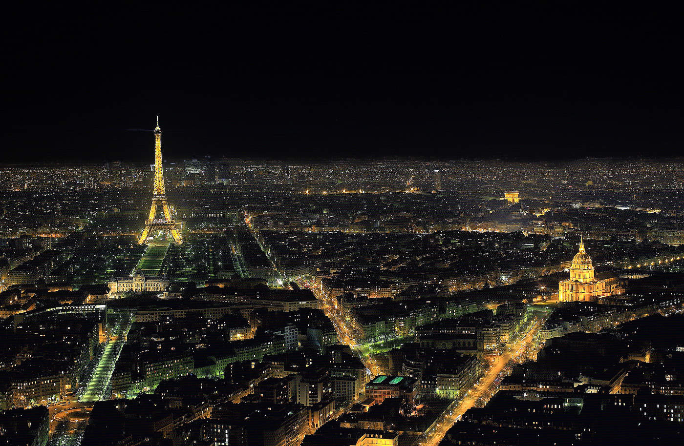 В Париж. По делу. Срочно.