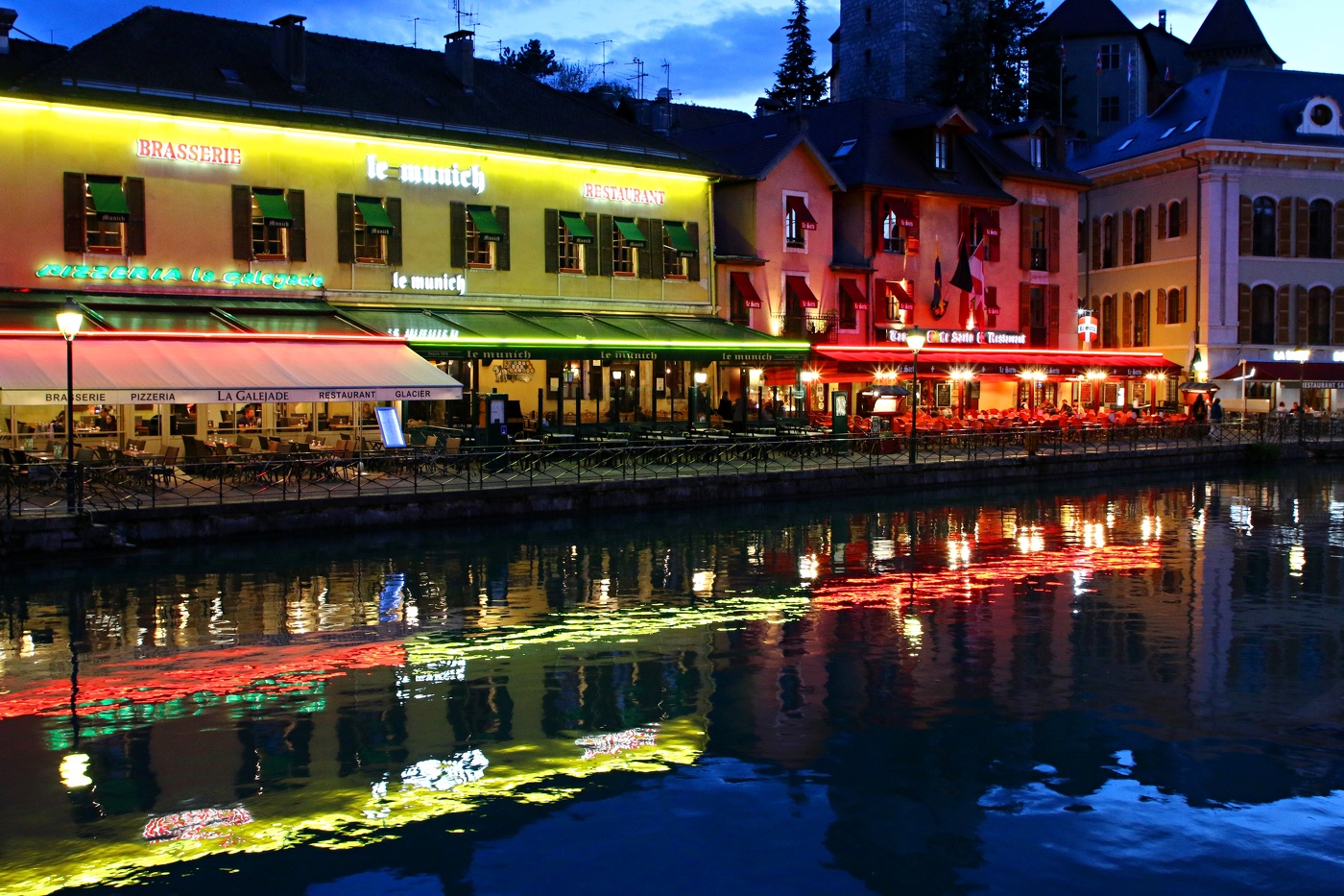 Анси вечером