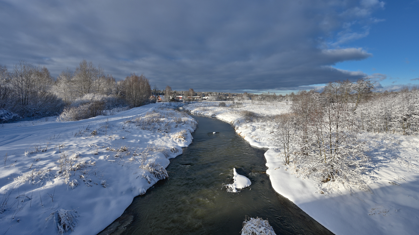 зимняя река