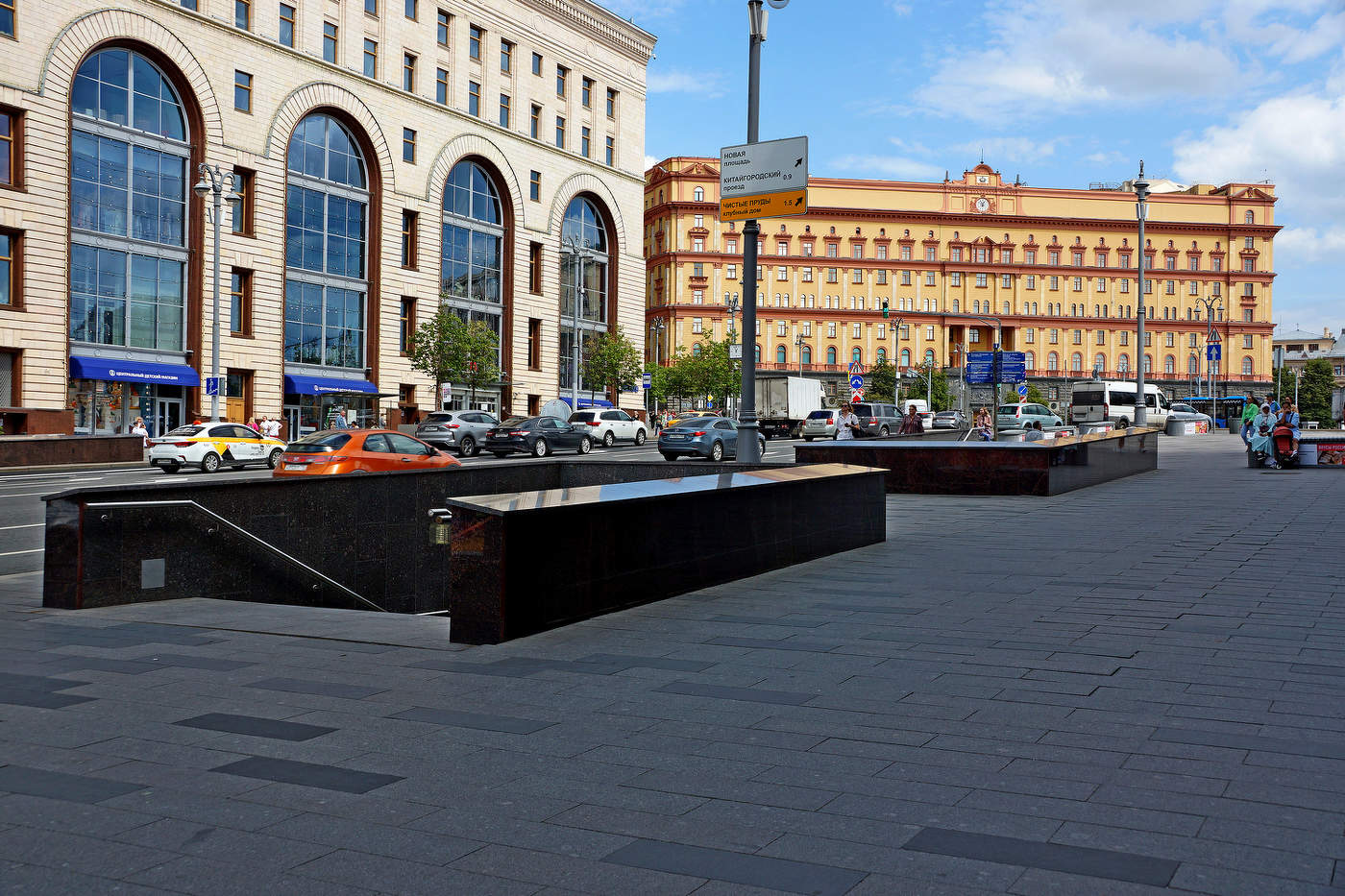 Театральный проезд