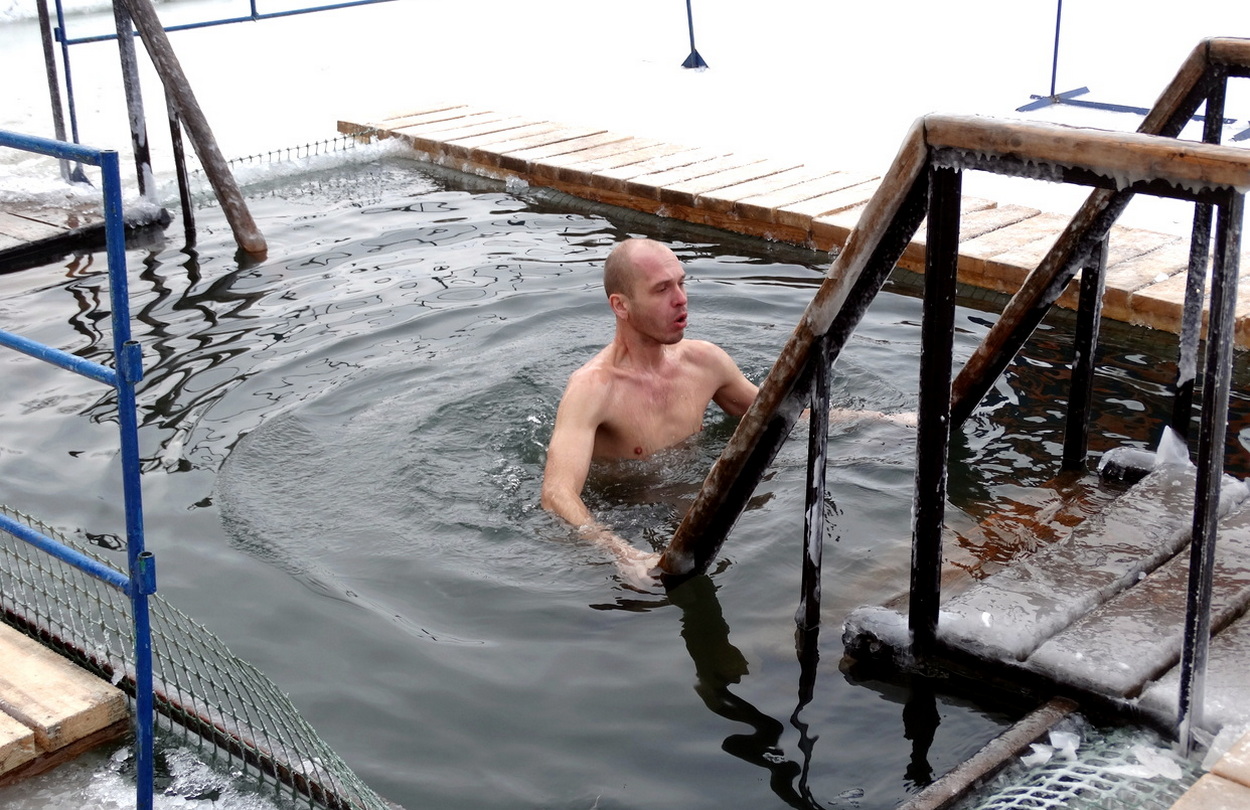 В купели на Крещение