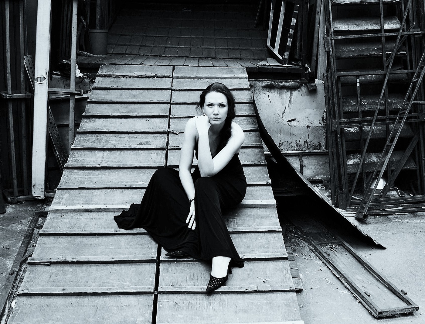 Женщина в вечернем платье ...