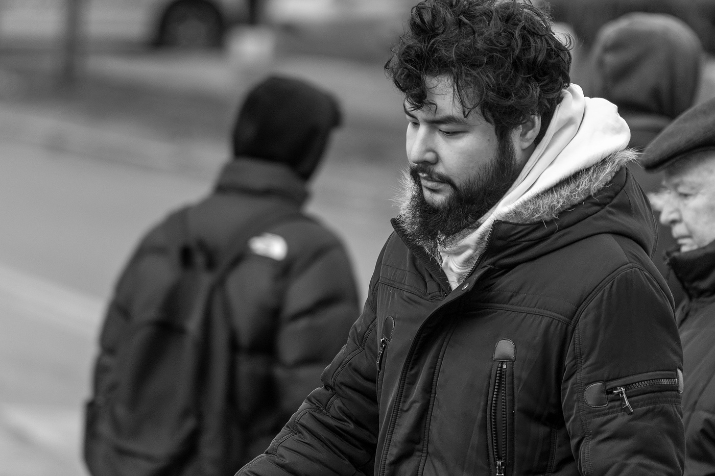 Прохожий и прохожие.