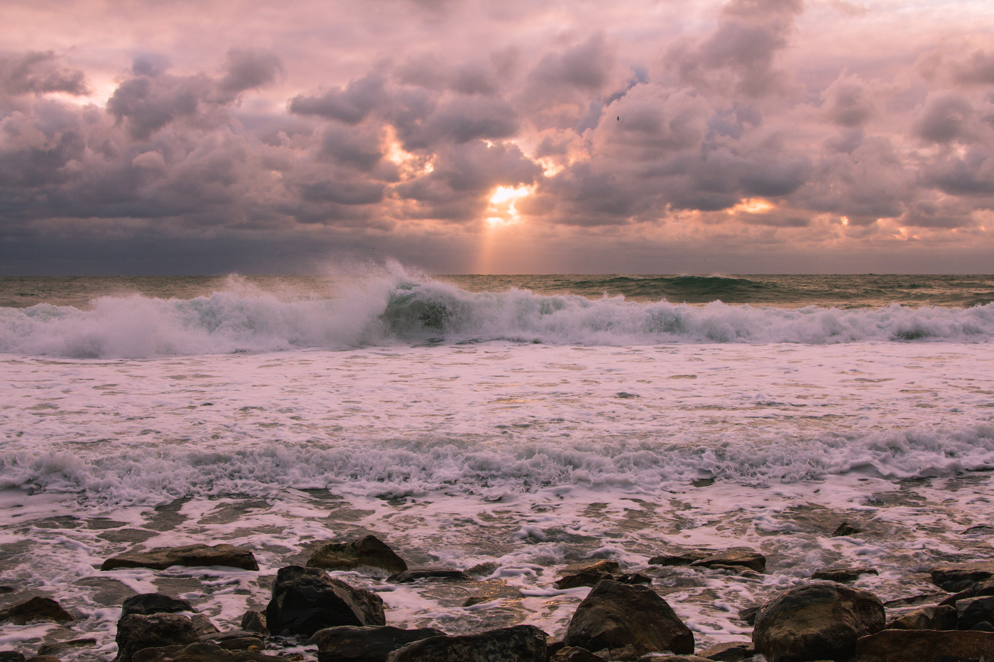Море волнуется