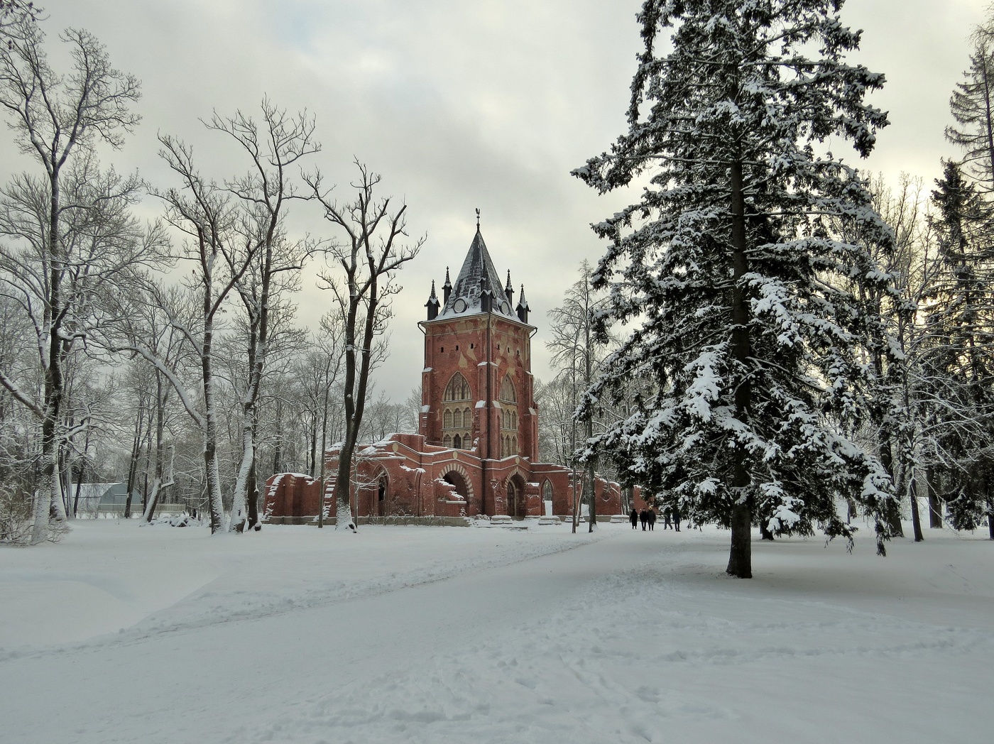 по тропинкам парка