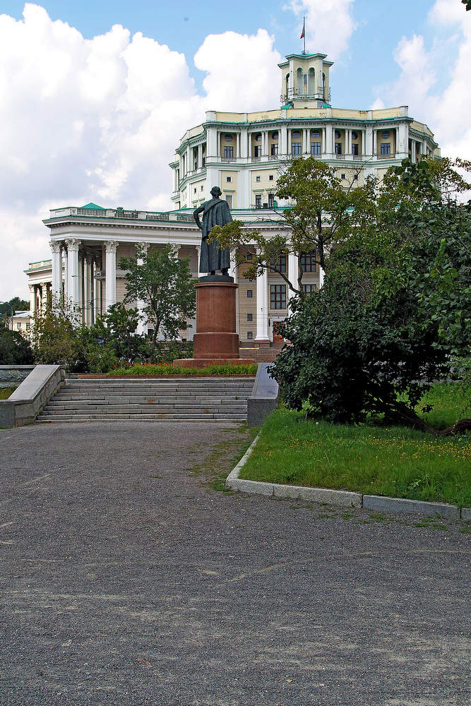 Суворовская площадь