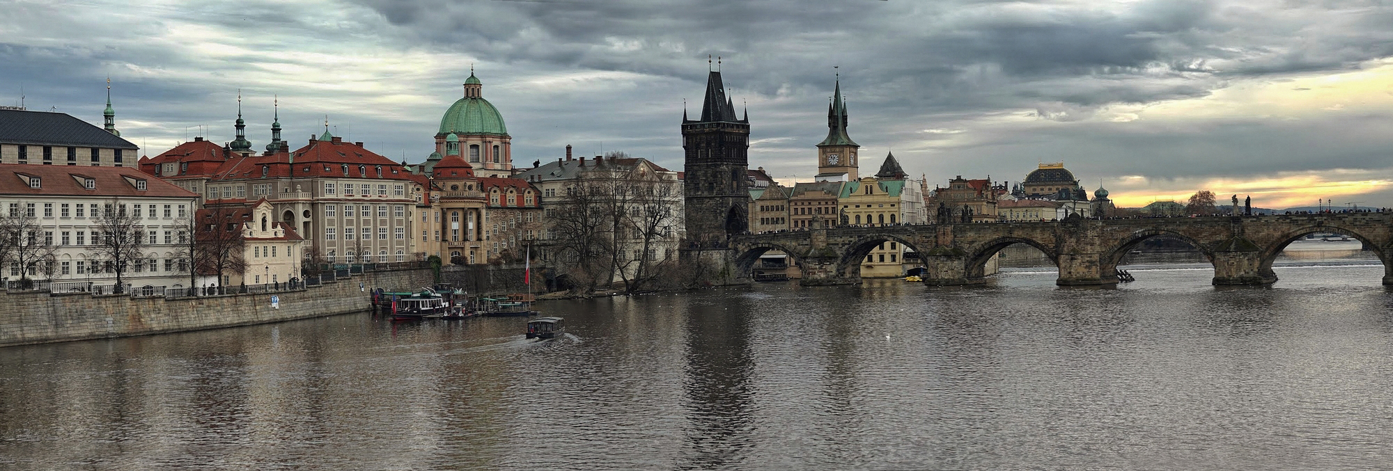 Вид на Прагу с Карлового моста