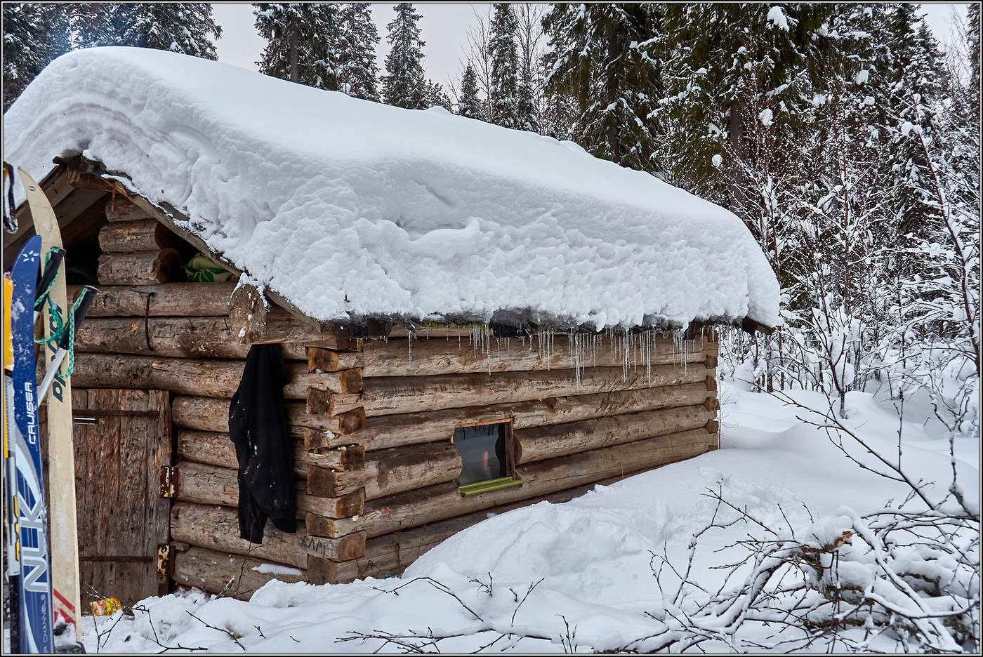 Вторая изба.