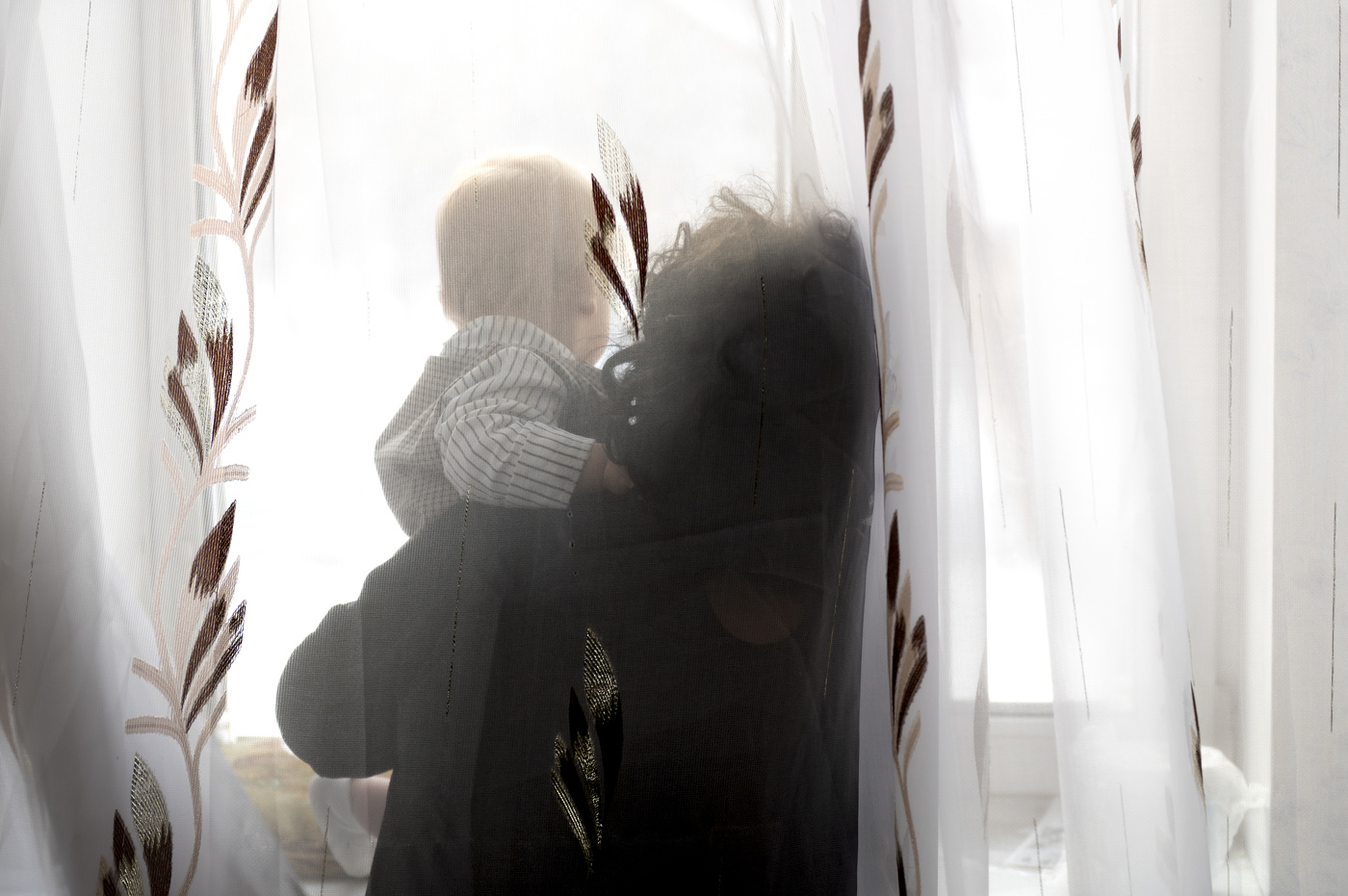 за окном белым бело