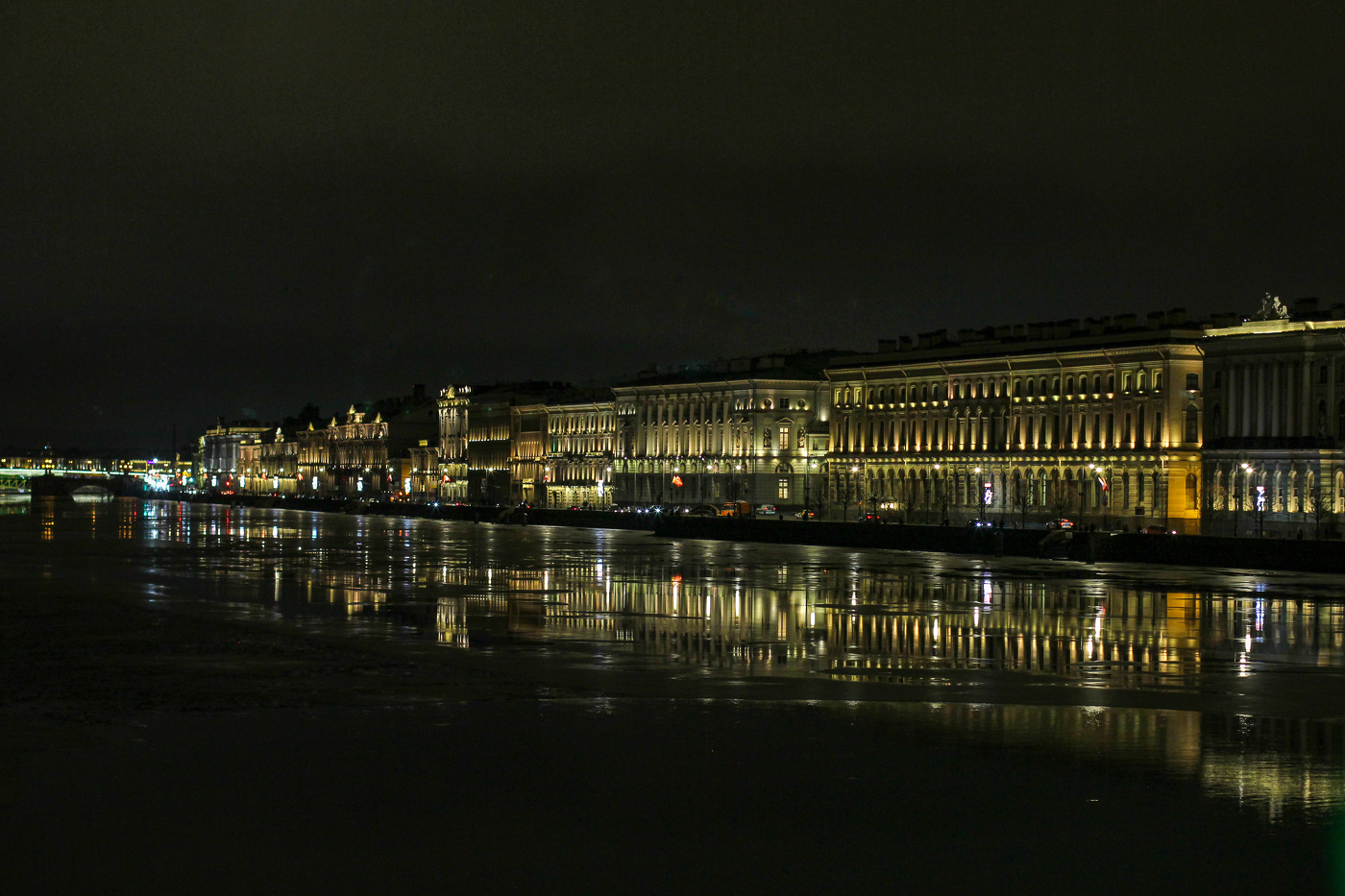 Дворцовая набережная.