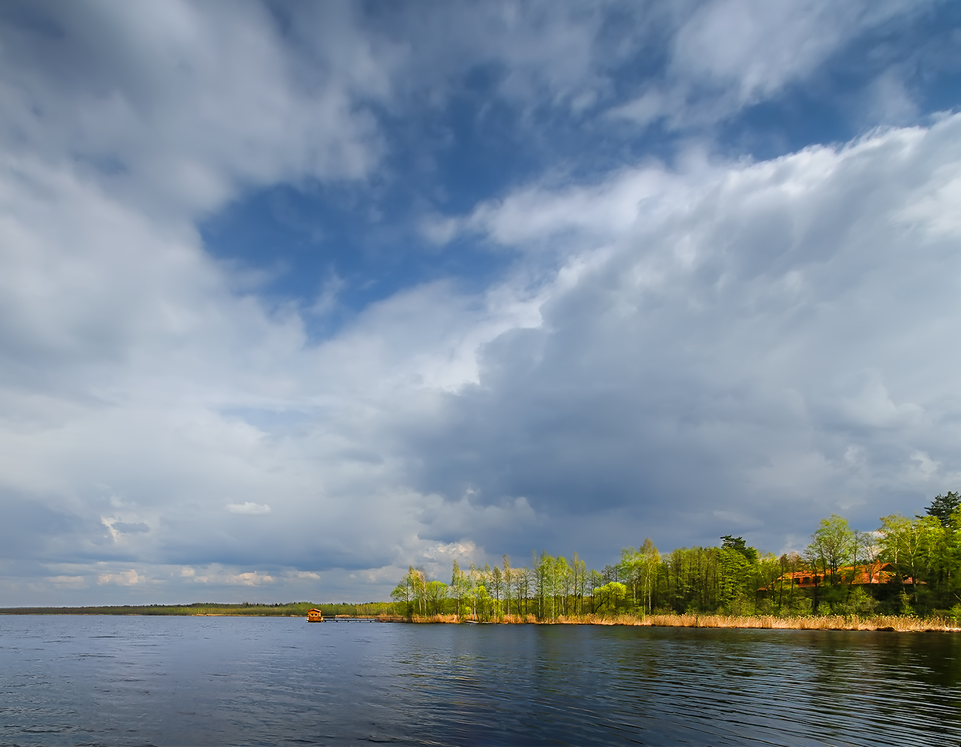 Полдень на озере Плавно