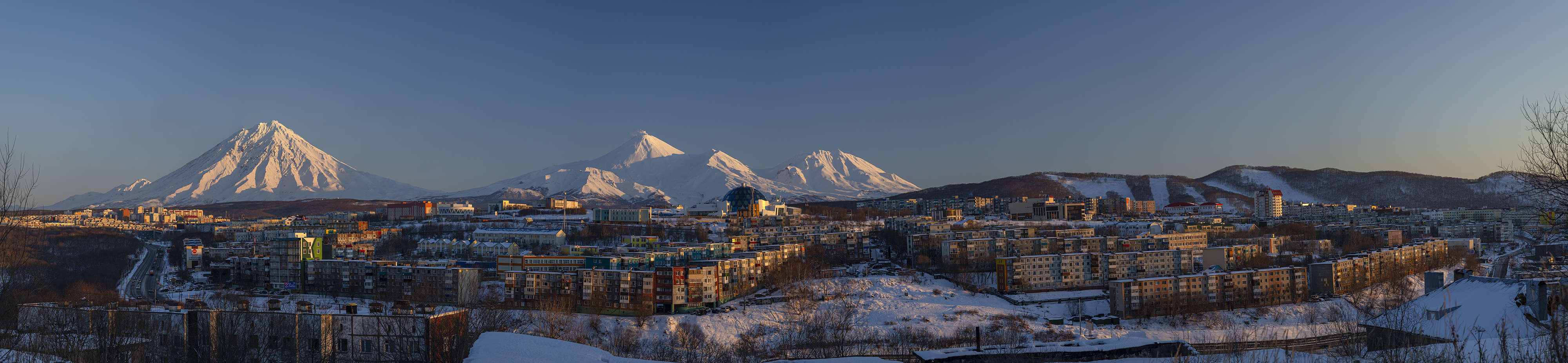 Город возле вулканов