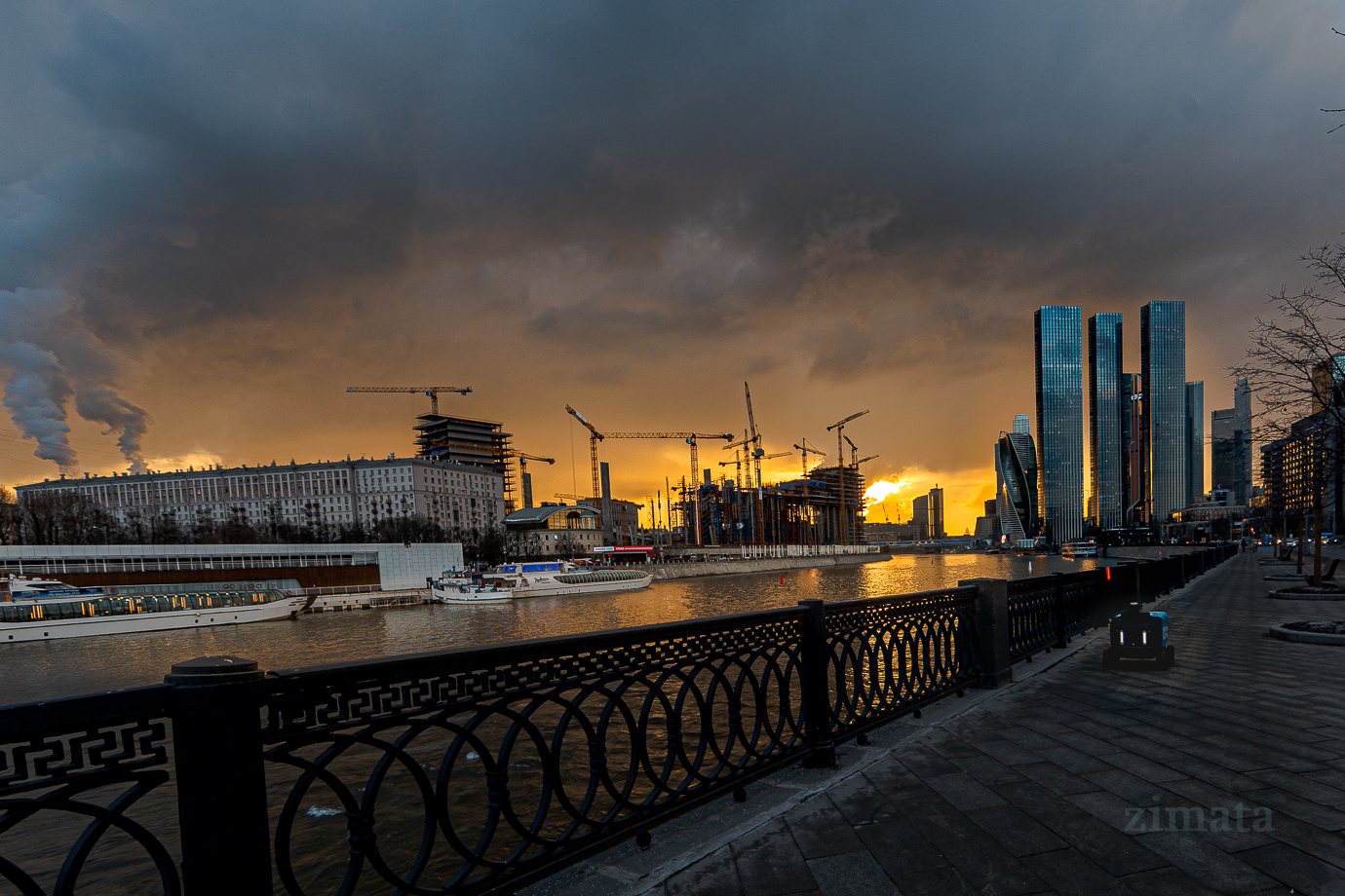 вечерняя Москва