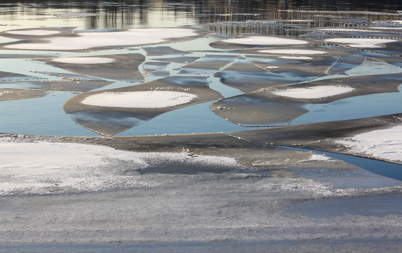 Весенний лëд.