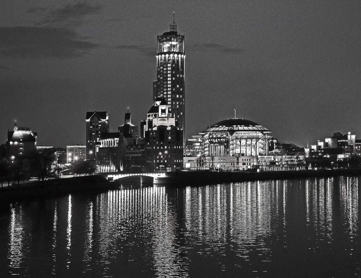 По ночной Москве