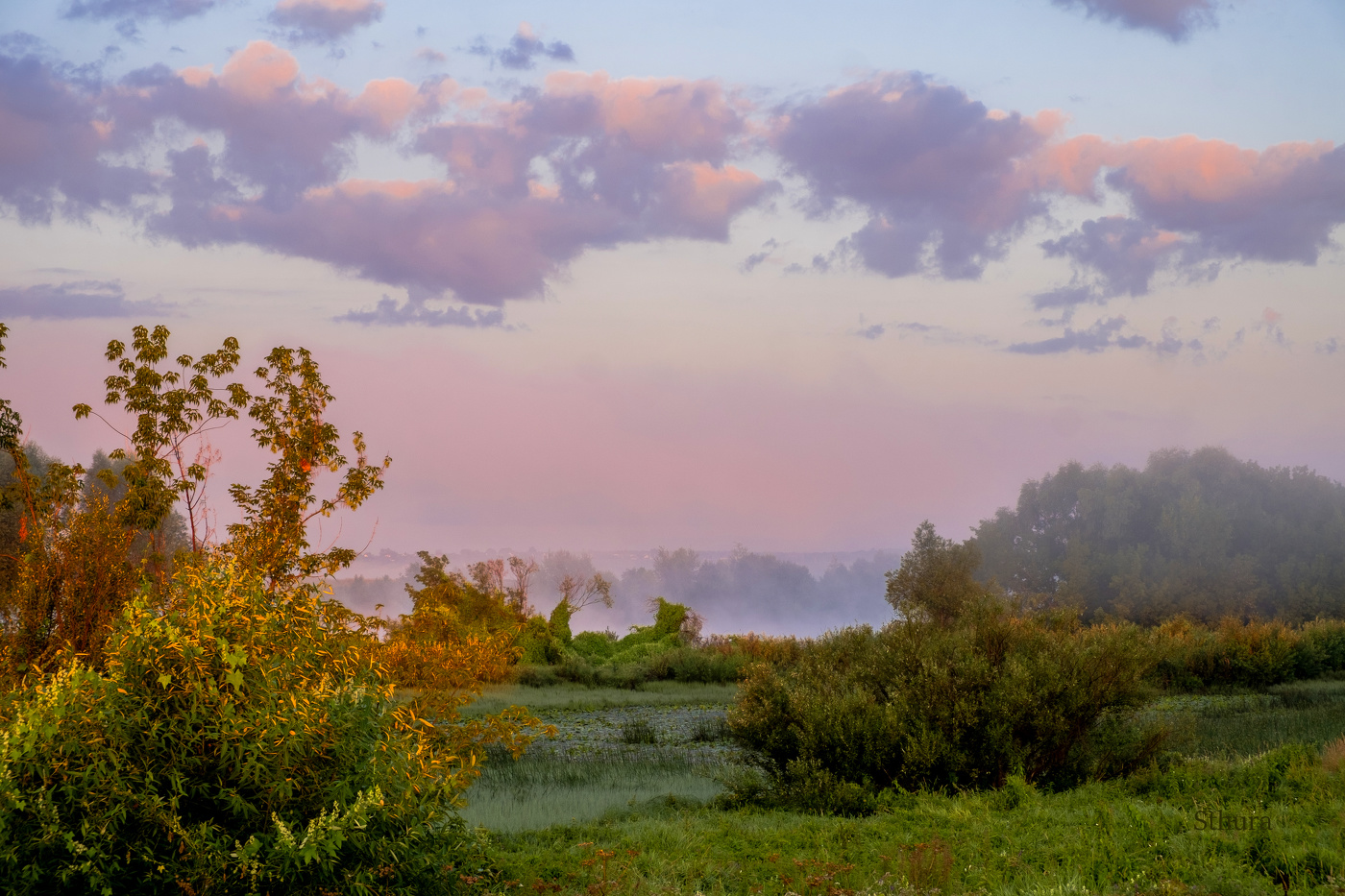 На рассвете.