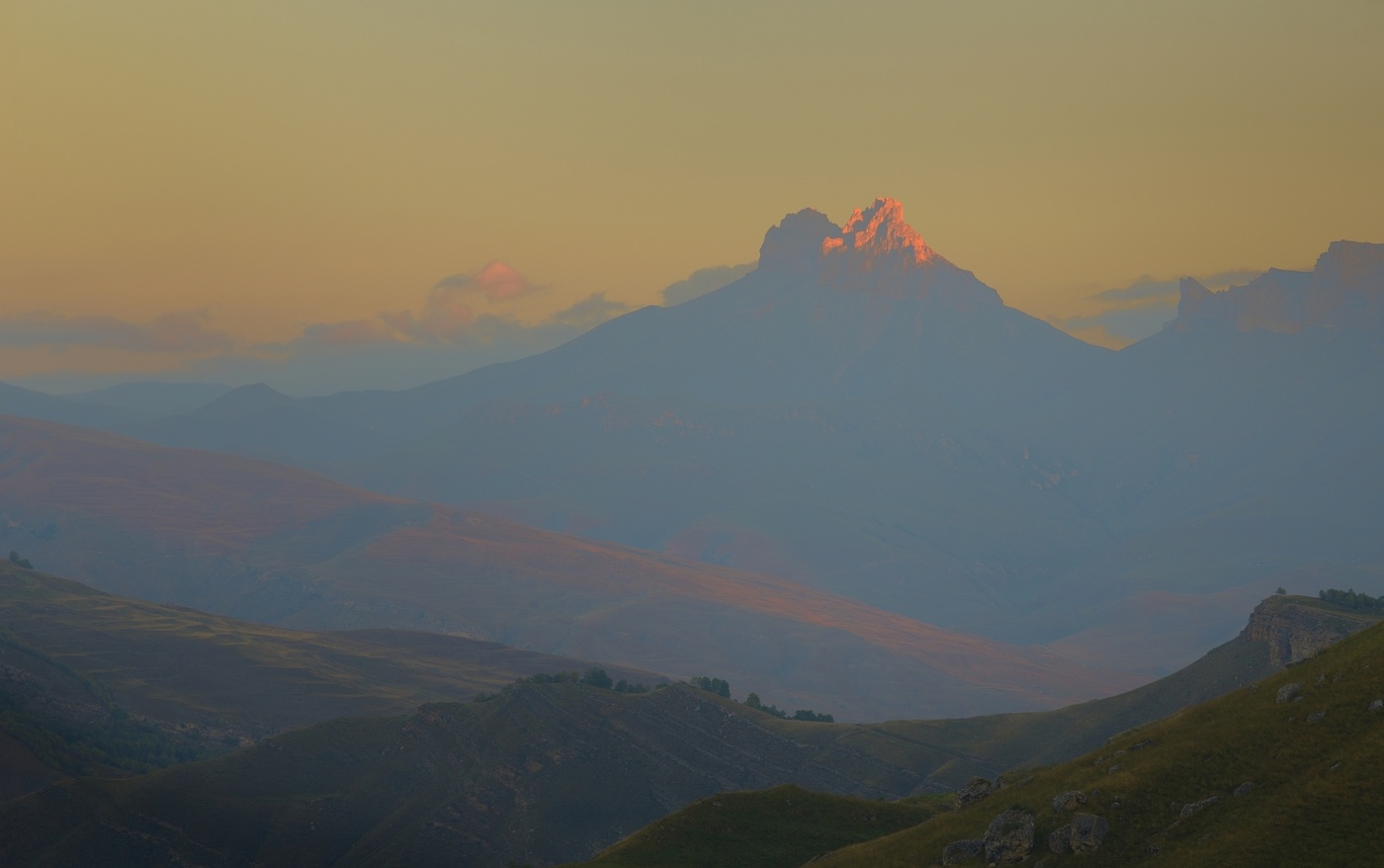 Рассвет в горах Кавказа