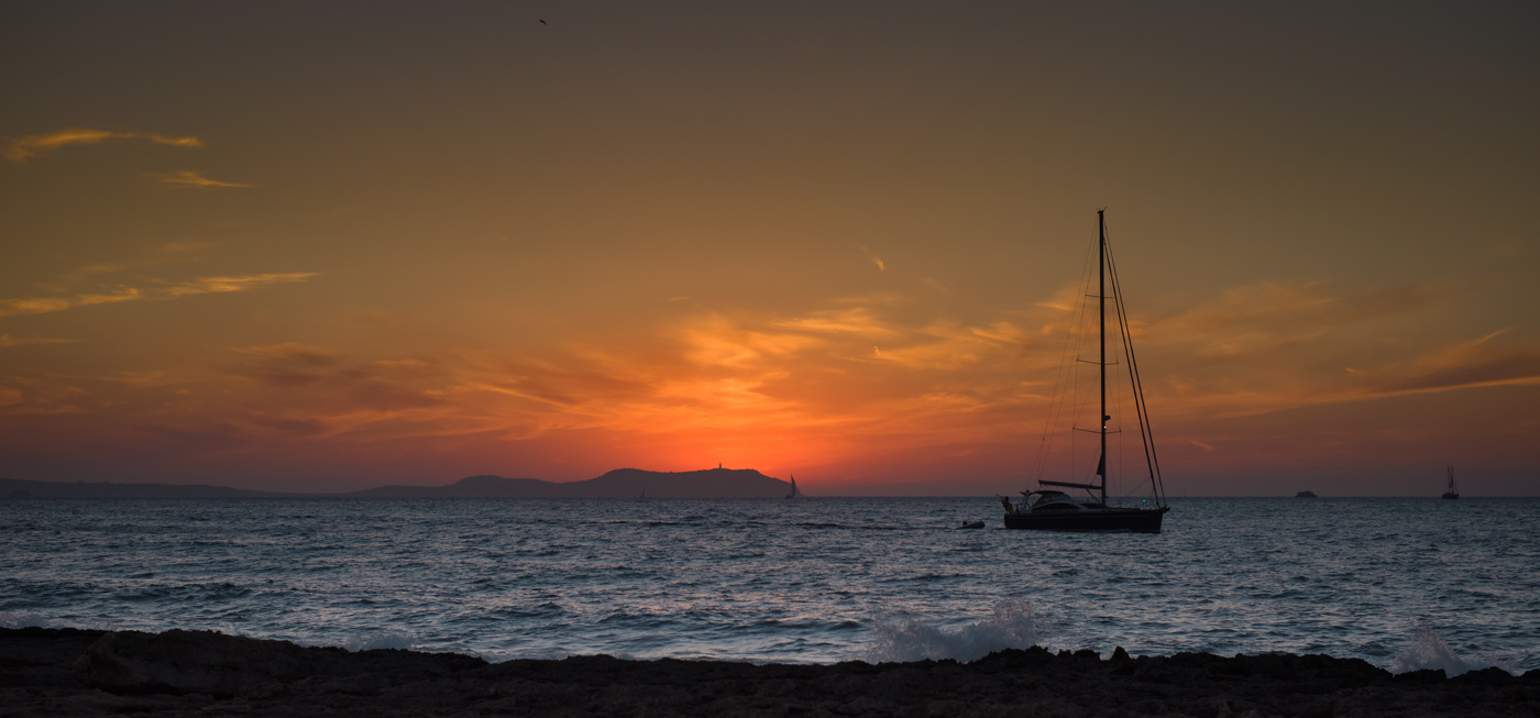 Догорал закат