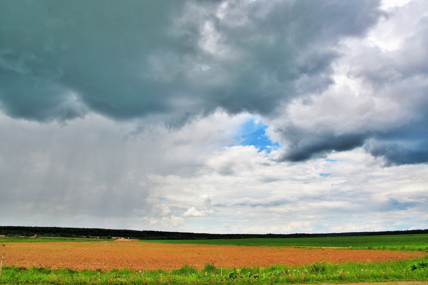 "Сегодня облачно, местами дожди ..."