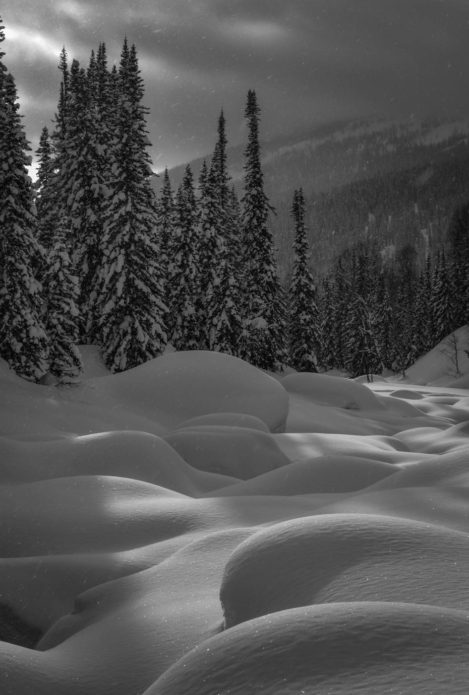 Сугробы волнами