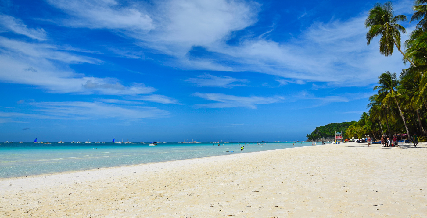 Жарким утром...