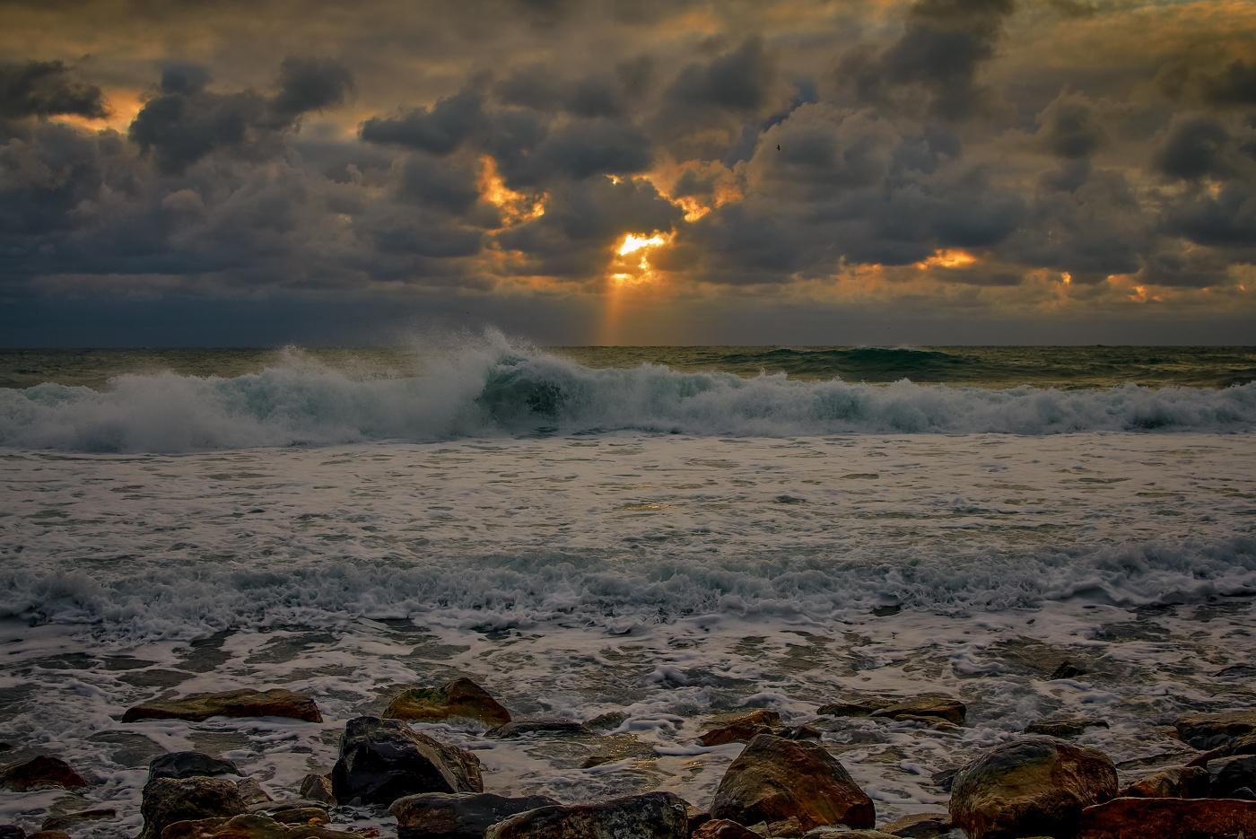 Шторм на море