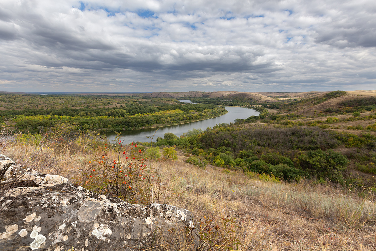 Холмы над рекой