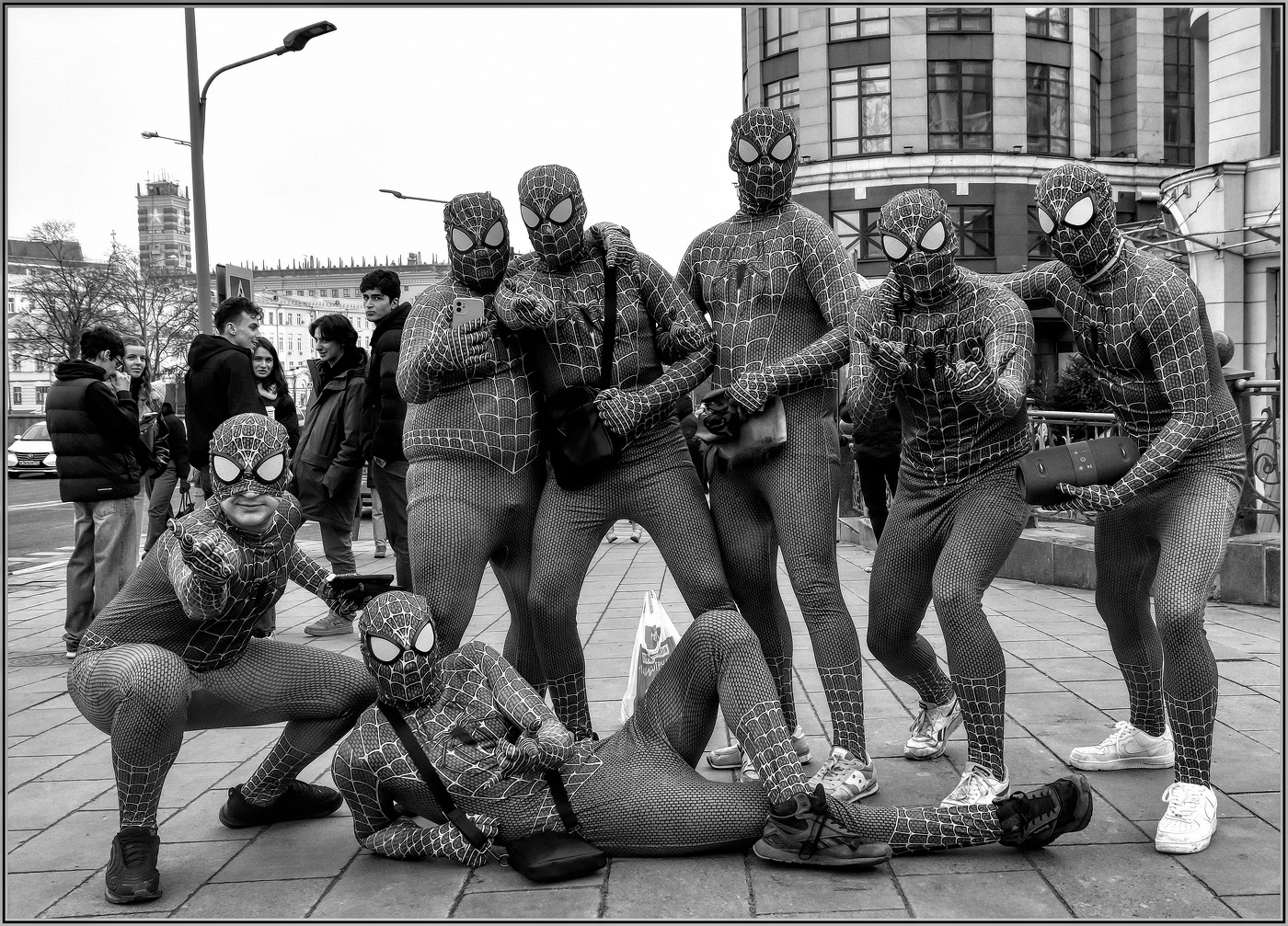 ....Нашествие человеков-пауков.....