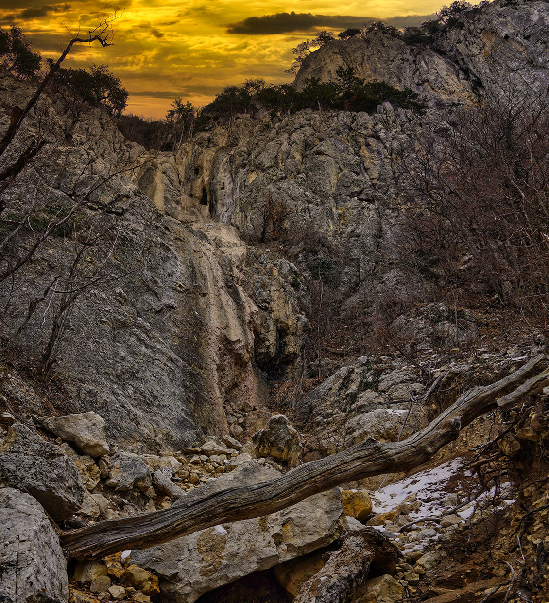 Зимний "водопад" Весенний