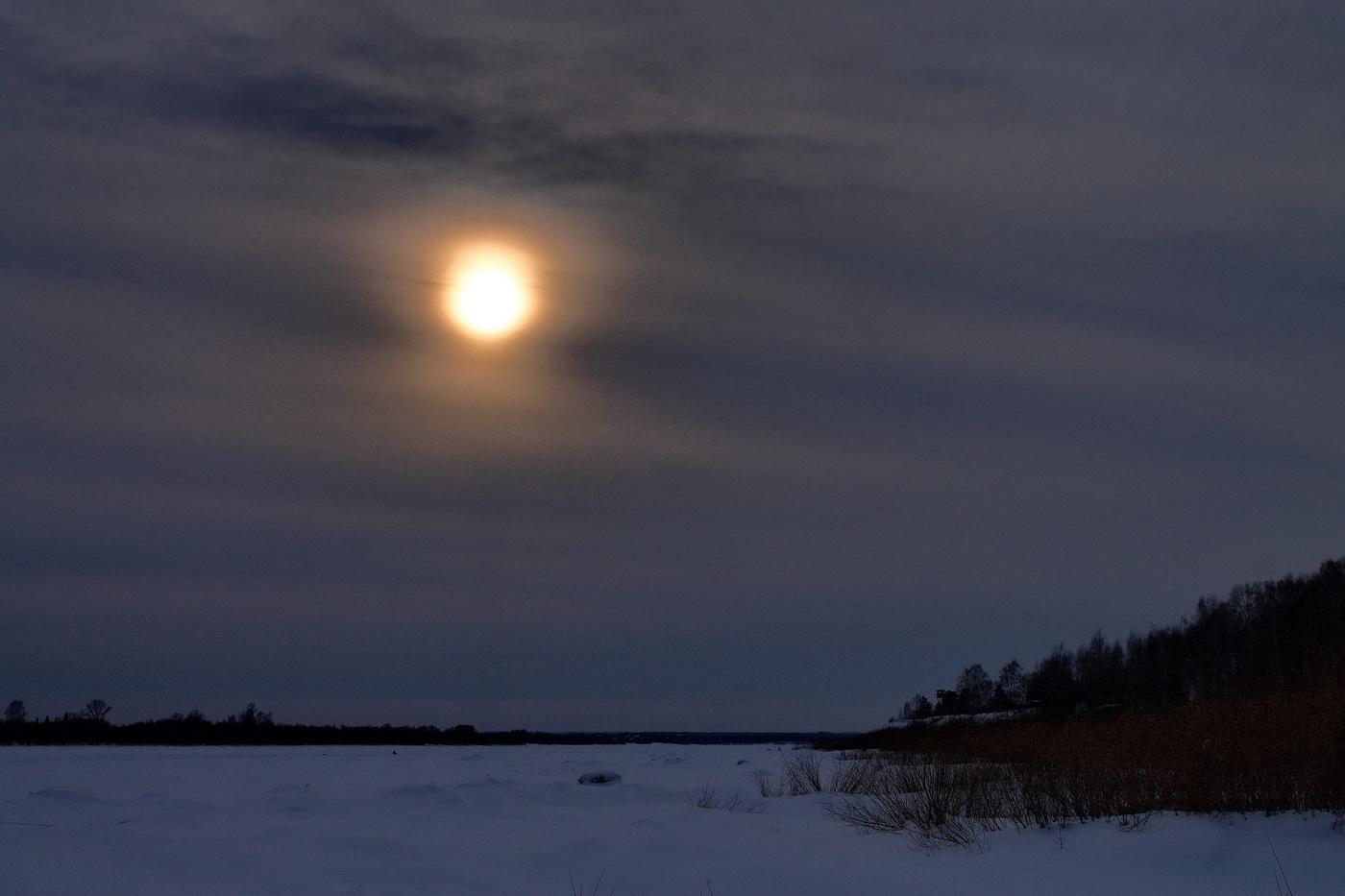 Мартовским вечером.