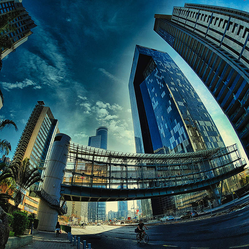 Город, на другие непохожий...