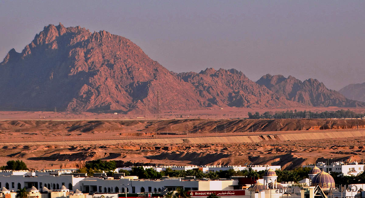 Быстро темнеет на юге