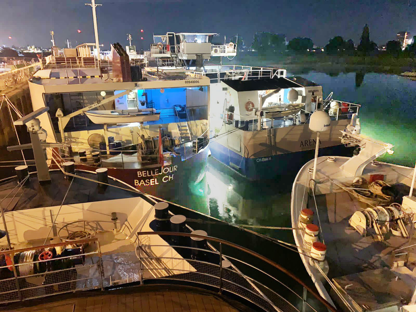 Пробка на канале