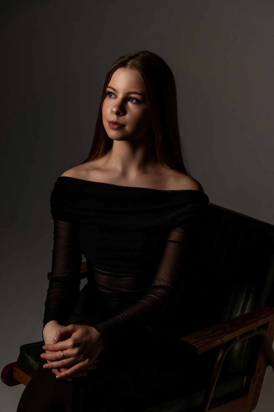 Юлиана в кресле