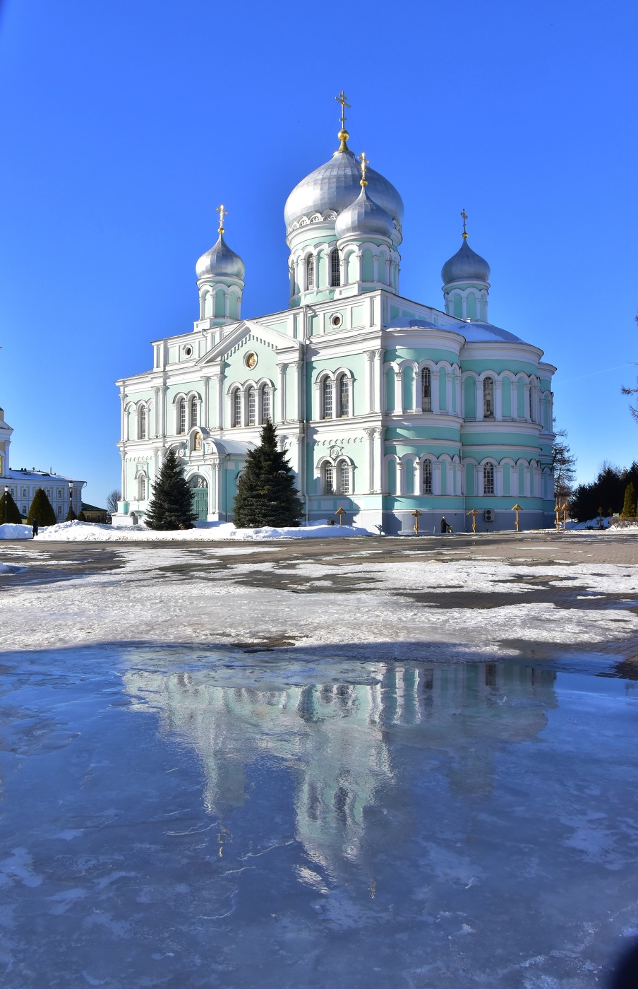 Мартовские зеркала