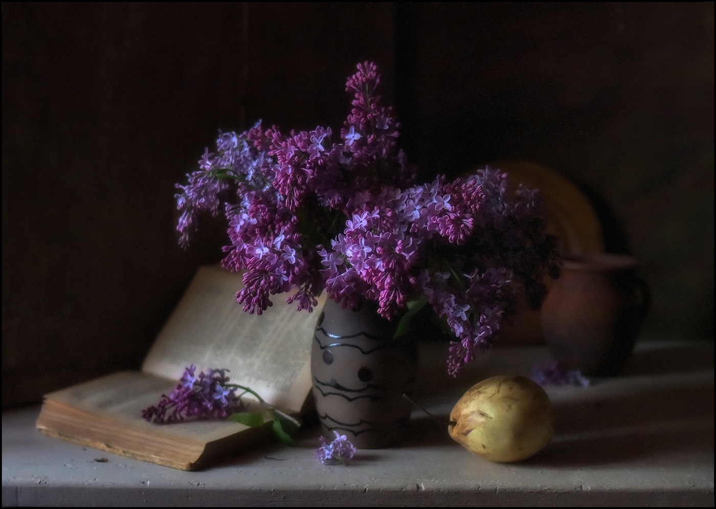 ....Этюд с сиренью ....