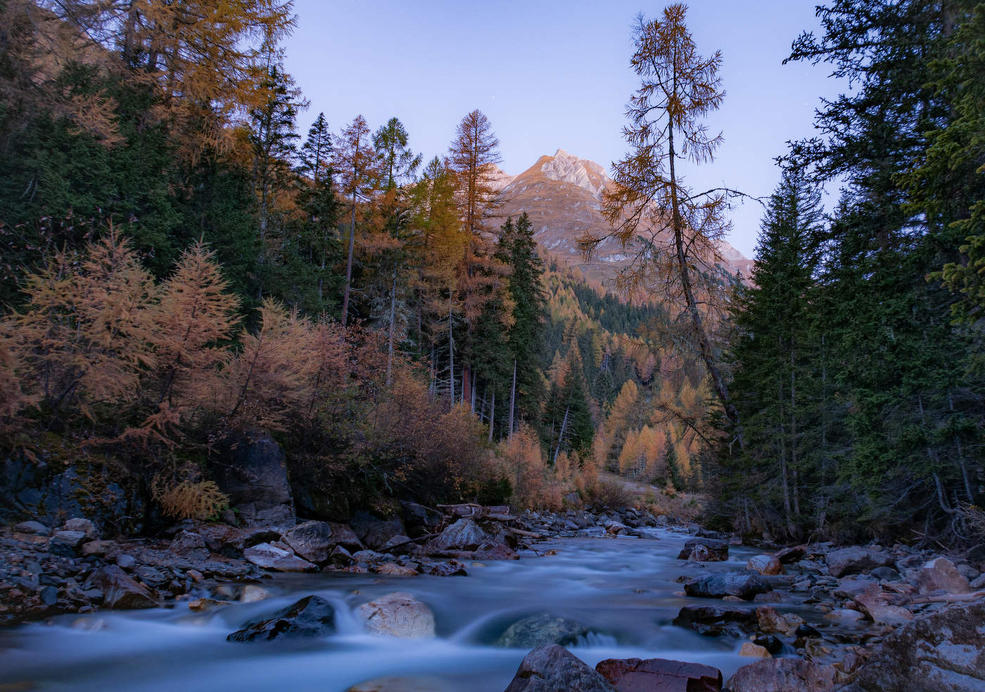 Нежный поток