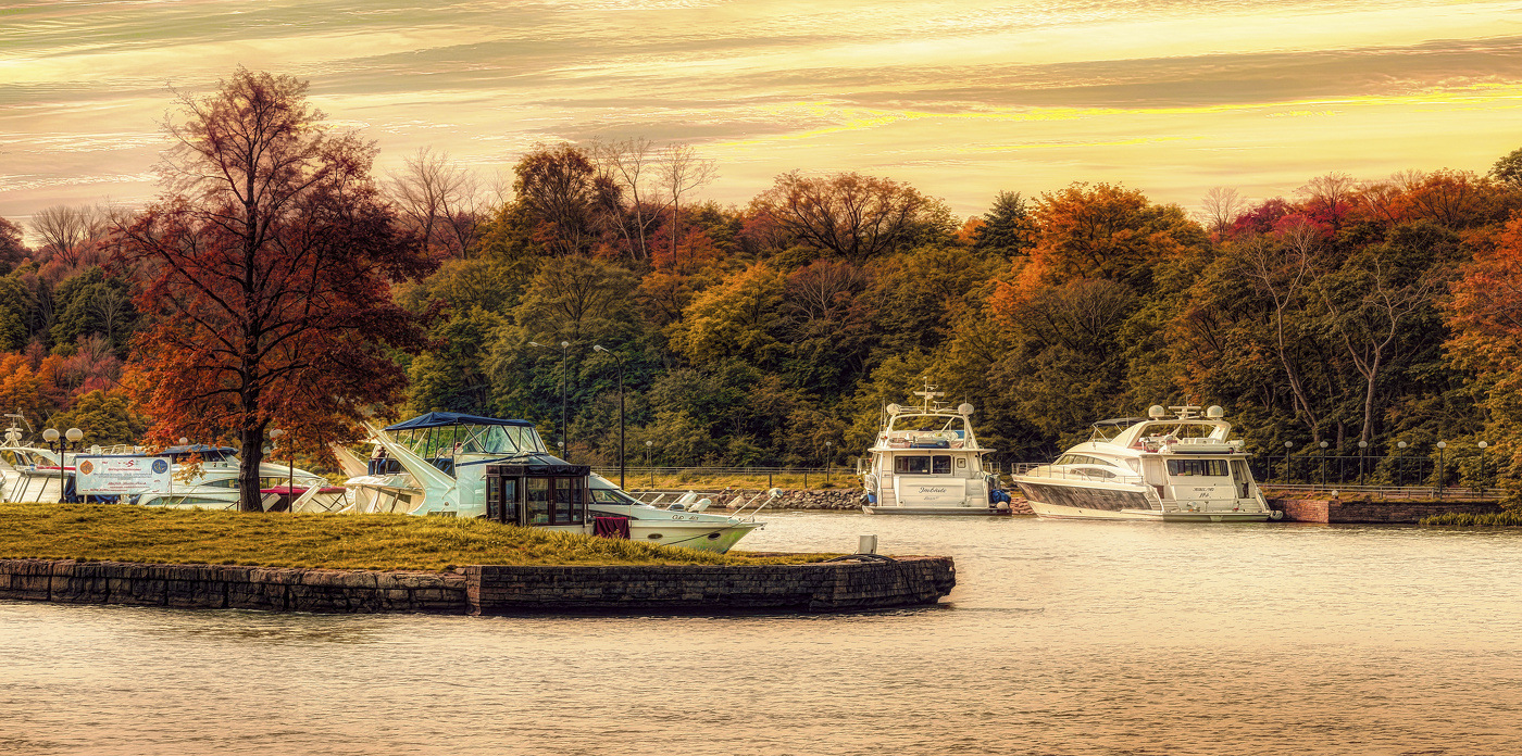 Осень в яхт-клубе.