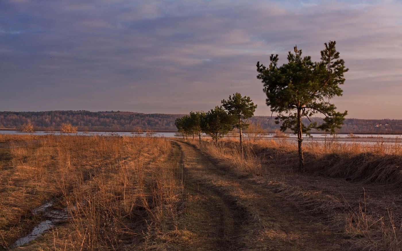 Апрельские угодья