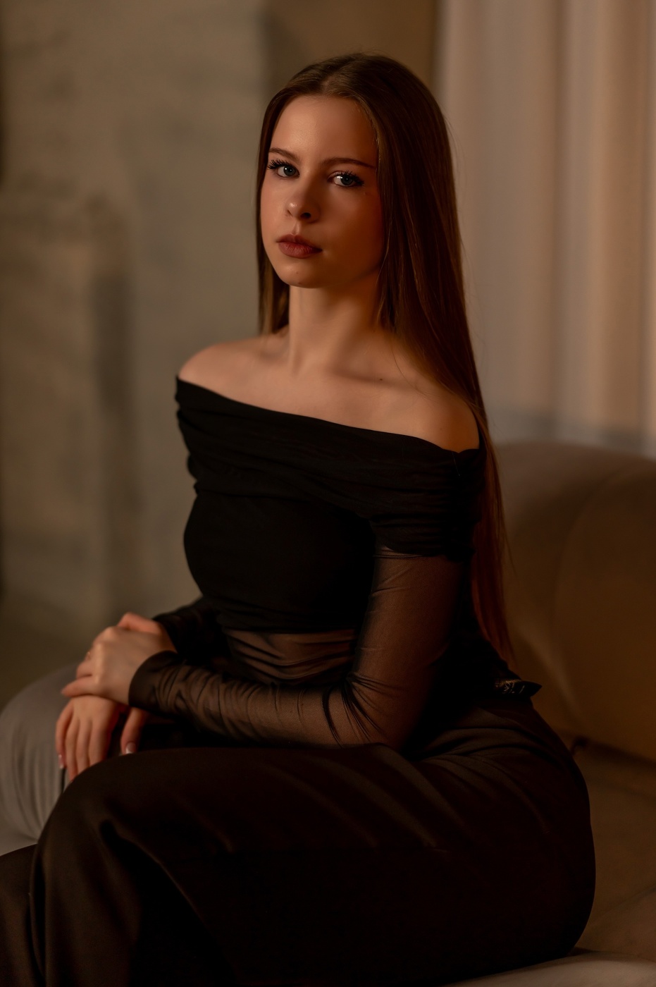 Юлиана на диване