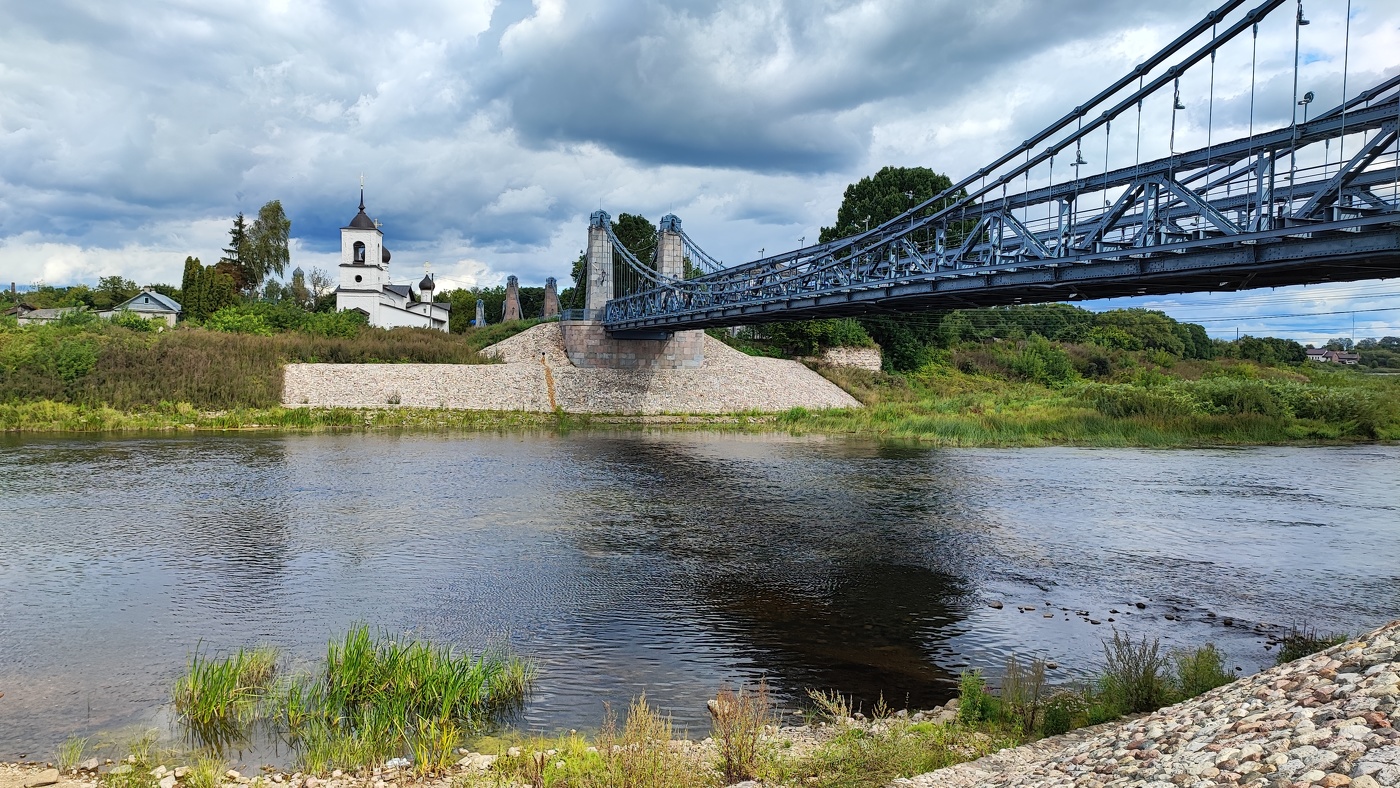 В городе Остров