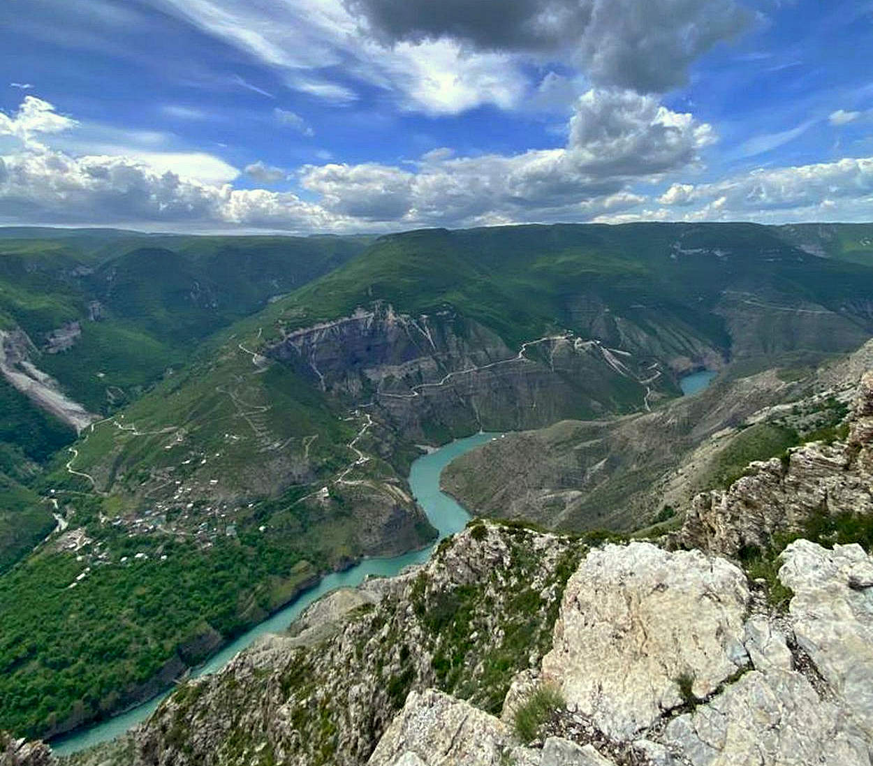 Вид на ущелье