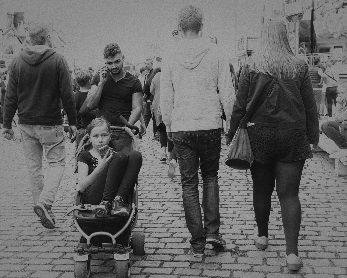 Обычная фотка- карикатура.